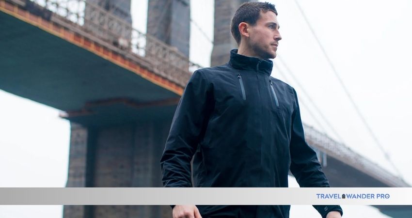 You are currently viewing How to Choose a Travel Jacket