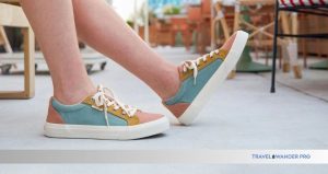 Read more about the article How to Choose Travel-Friendly Footwear