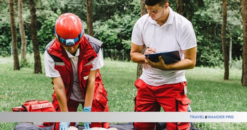 how to handle emergencies in outdoor trips