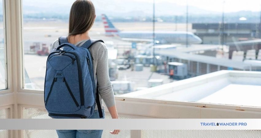 how to pick a backpack for digital nomads