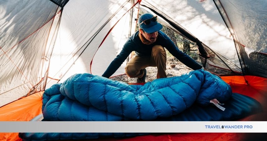 Read more about the article How To Use A Sleeping Bag Properly: Essential Tips