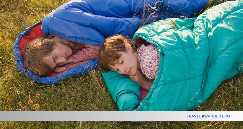 how to pack sleeping bag in backpack